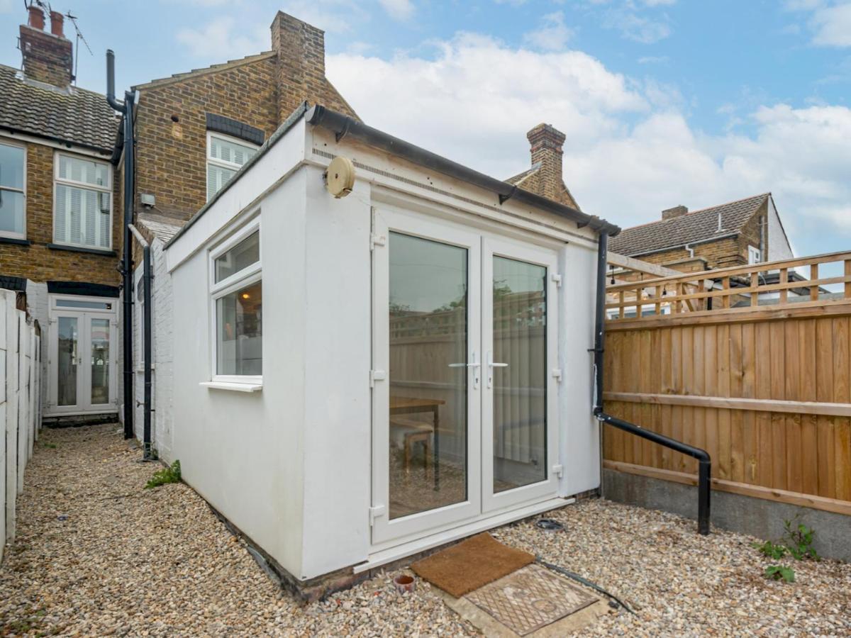 Pass The Keys 3 Bed Scandi Heaven Minutes From The Beach Whitstable Kültér fotó